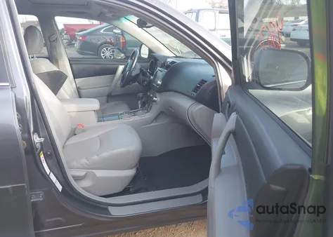 2011 Toyota Highlander Se V6 from USA, damaged, VIN 5TDBK3EHXBS052240